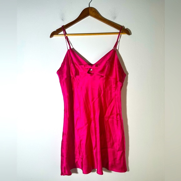 Victorias Secret Chic Fuchsia Satin Chemise - Picture 3 of 5
